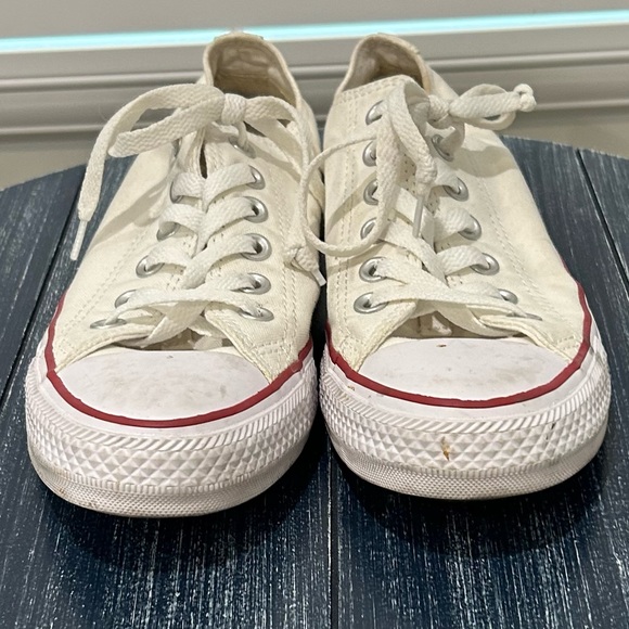 Classic Chuck Taylor All Star Converse - Picture 4 of 8